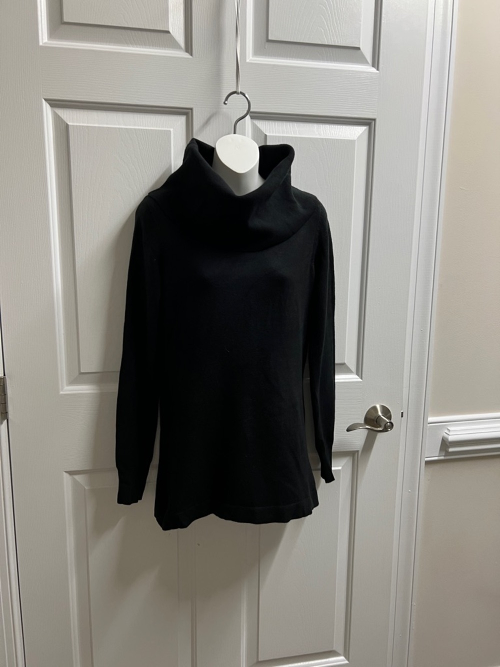French Connection sweater women’s Black Cowl Neck Sweater size medium M 4126